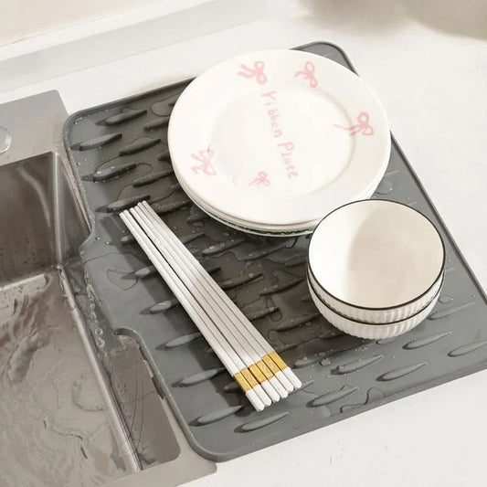 QuickDry™ - Tappetino in silicone inclinato per rapido drenaggio dell'acqua